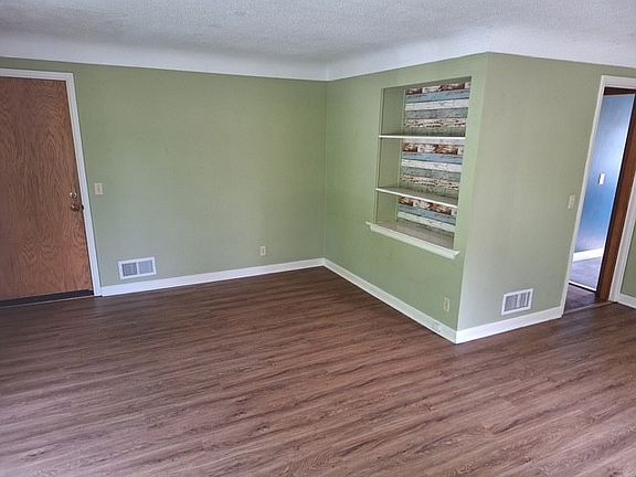 2nd image of 3027 Buchanan St NE #1