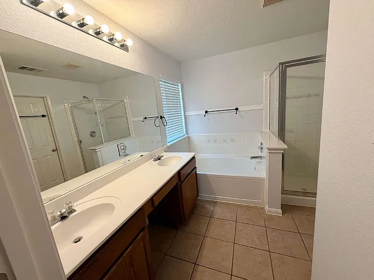 1517 Hawk Dr — Photo 13