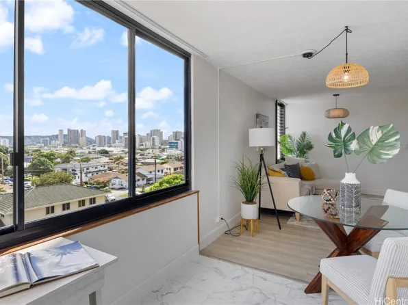 1505 Alexander St APT 505, Honolulu, HI 96822