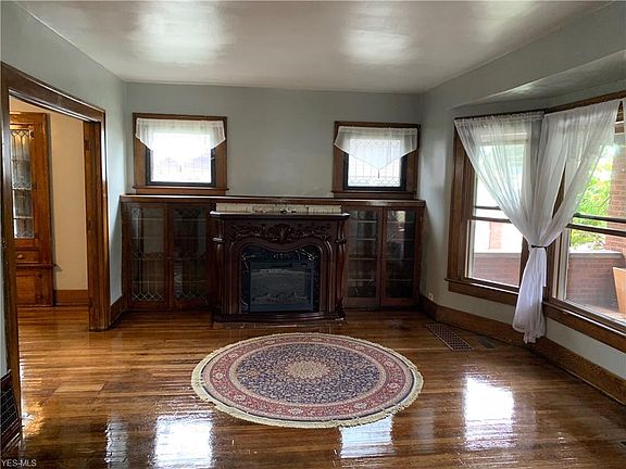 3rd image of 2481 Northland St