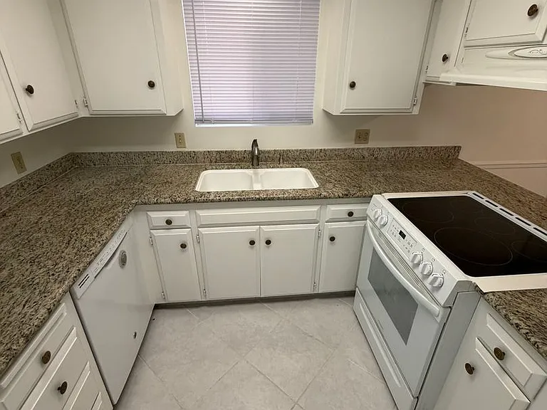 4746 N San Pablo Ave — Photo 7