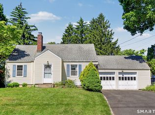 10 Koger Road, Trumbull, CT 06611