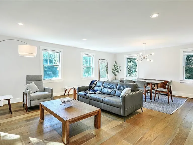 137 Rosebriar Ave — Photo 8