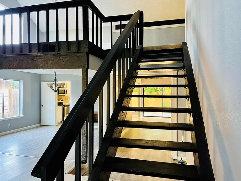7627 Candlegreen Ln — Photo 30