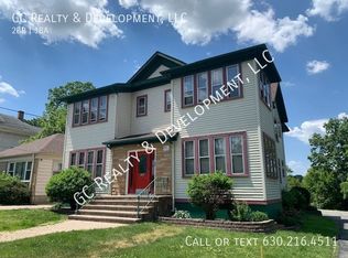 532 South St APT 4, Elgin, IL 60123