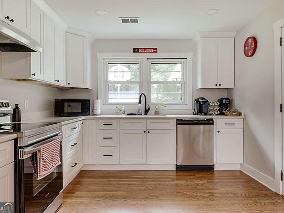 2nd image of 2055 Mabry Dr