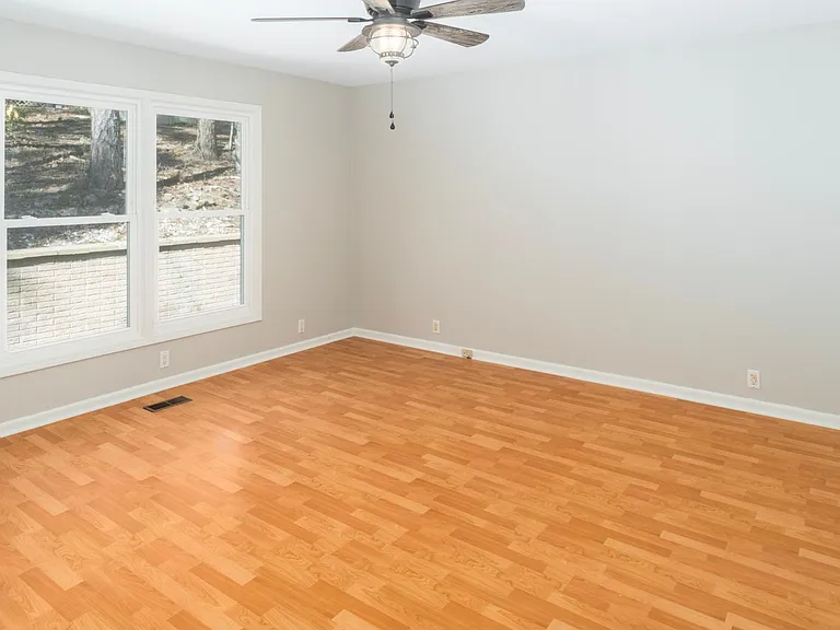 16 Malaga Cir — Photo 8