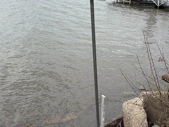 4th image of 21207 Royce Rd