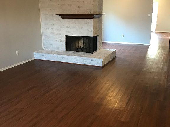 3rd image of 1613 Culberson Dr