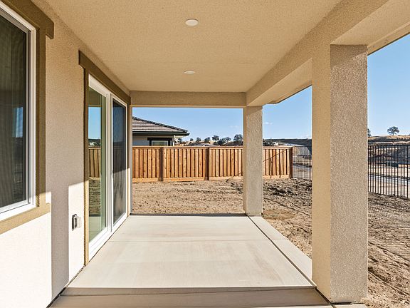 3rd image of 8062 Sierra Ct