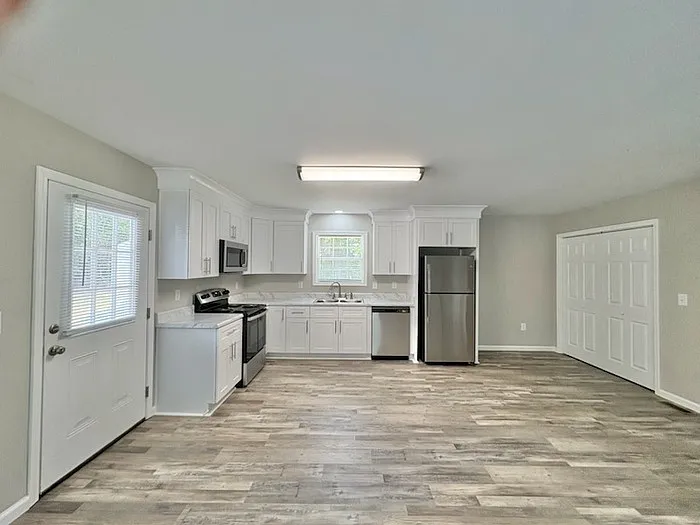 403 Covington St — Photo 4