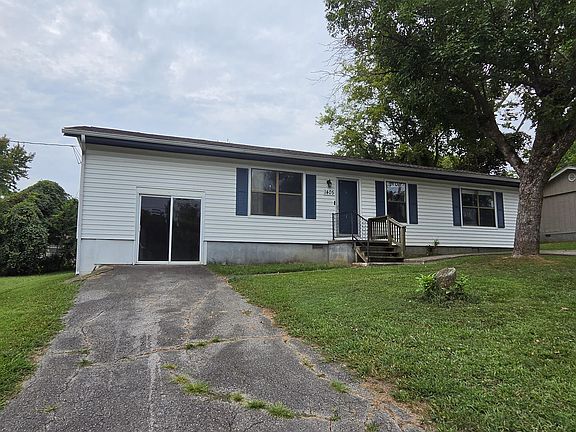 3rd image of 1405 Barberry Pl