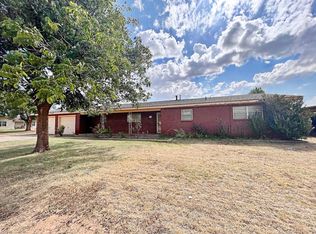 701 3rd St, Meadow, TX 79345
