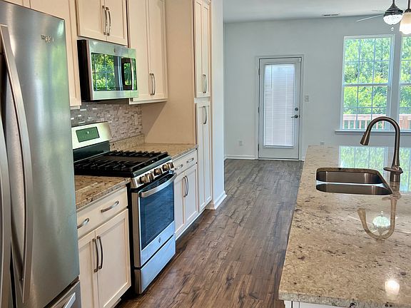 2nd image of 640 Hibiscus St