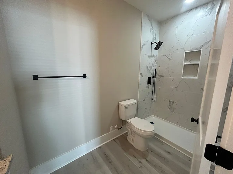 2510A Senate St — Photo 21