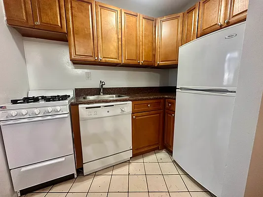 Rented by J PRESTON AND ASSOCIATES INC | media 8