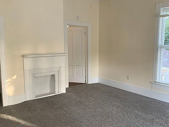 2nd image of 520 S Broadway Ave
