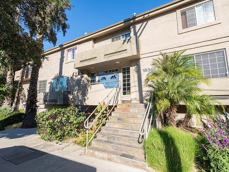 18347 Saticoy St #28 — Photo 18