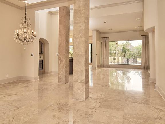 3rd image of 1111 Oak Park Ln