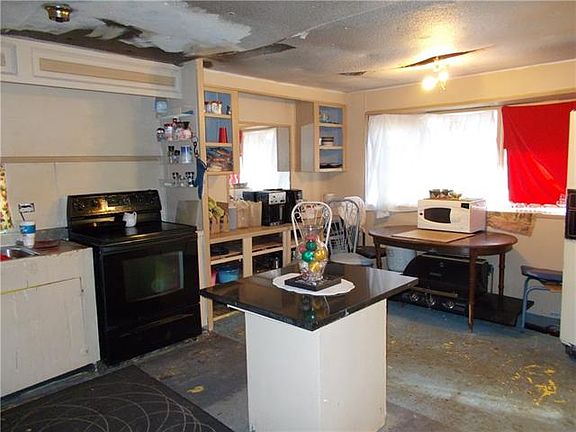 4th image of 1208 Cherry Ln