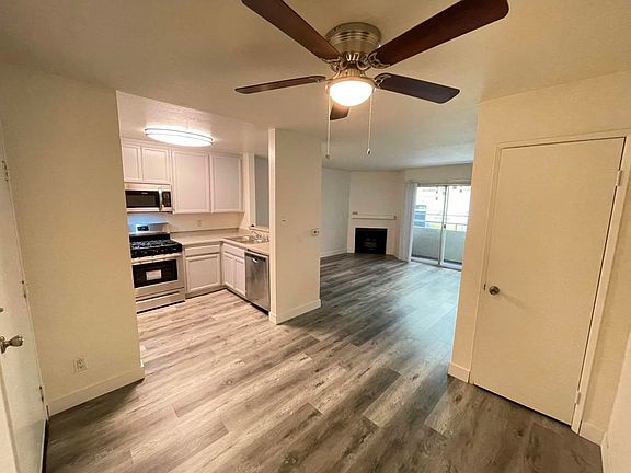 5th image of 20954 Vanowen St