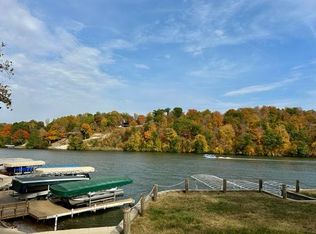 26067 222nd Ave, Delhi, IA 52223