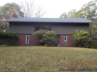 15 Rabbit Trail Rd, Poughkeepsie, NY 12603