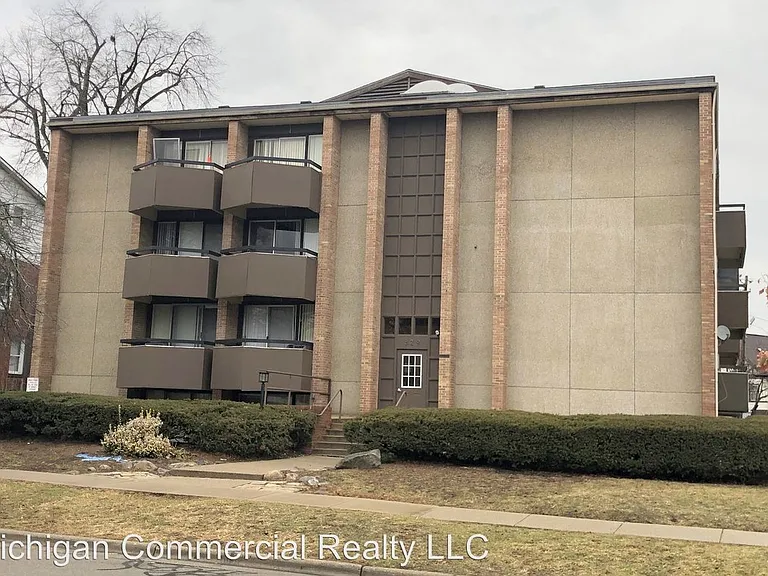 829 Tappan St — Photo 1