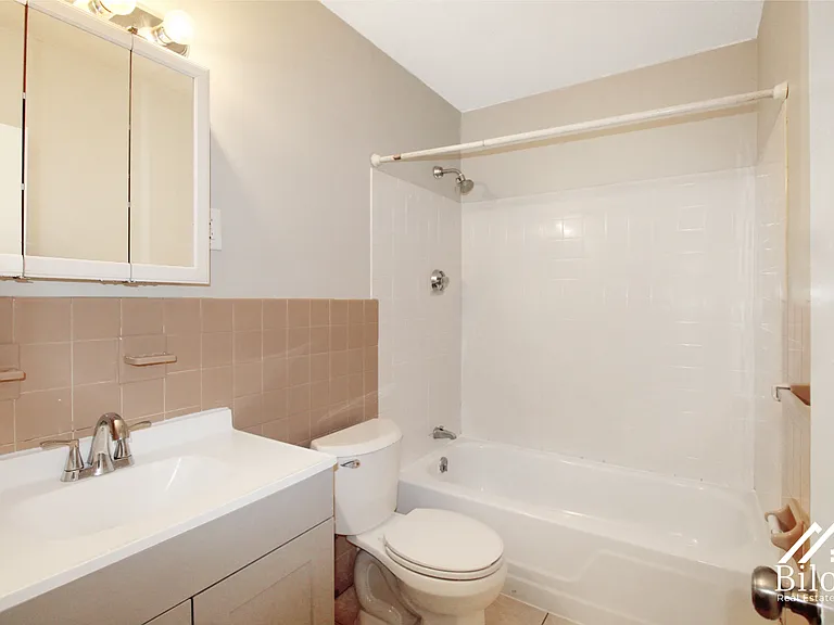 301 Oaklawn Ave — Photo 9