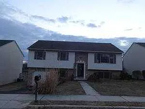 4008 Merrybells Ave photo 1