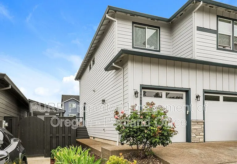 1801 NE Robert Rd — Photo 6