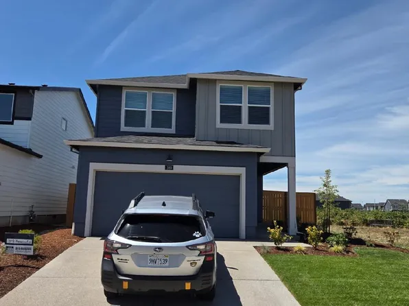 349 Greencrest St NE, Salem, OR 97301