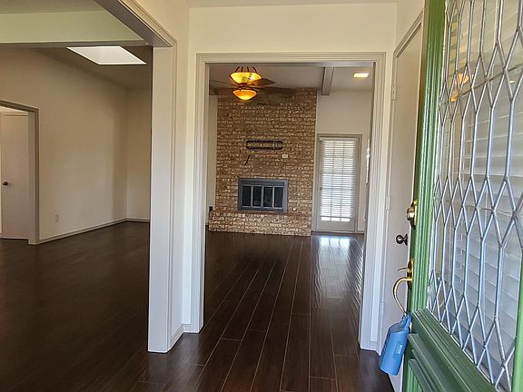 2nd image of 2204 Via Del Norte Cir