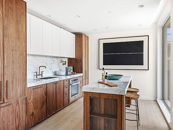3rd image of 109 Devoe St #4