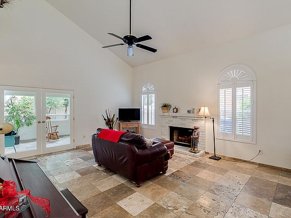 3rd image of 909 W Sun Coast Dr