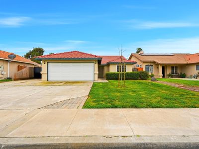 907 W Ambassador Drive, Hanford, CA, 93230