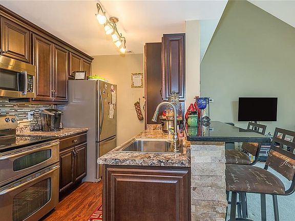 5th image of 5992 Westgate Dr APT 301