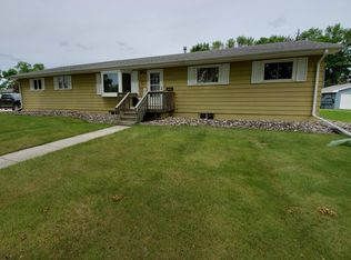 1640 5th St N, Wahpeton, ND 58075