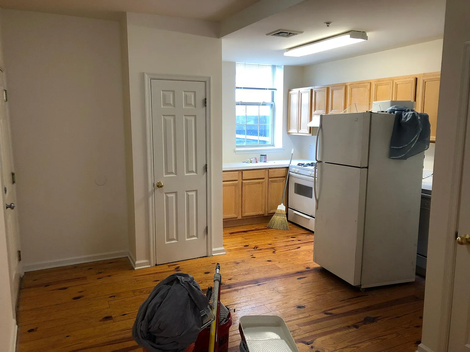 3 bed, 1500 sqft, $2,400 — Photo 3
