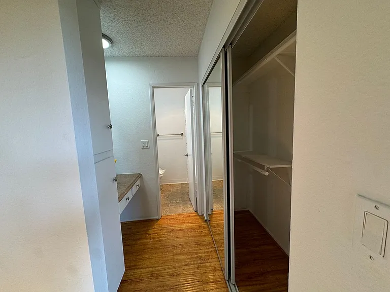 6736 Cleon Ave — Photo 24