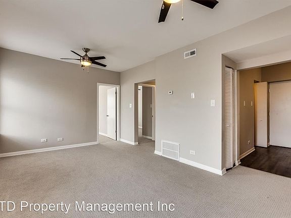3rd image of 2410 N Kilbourn Ave #1