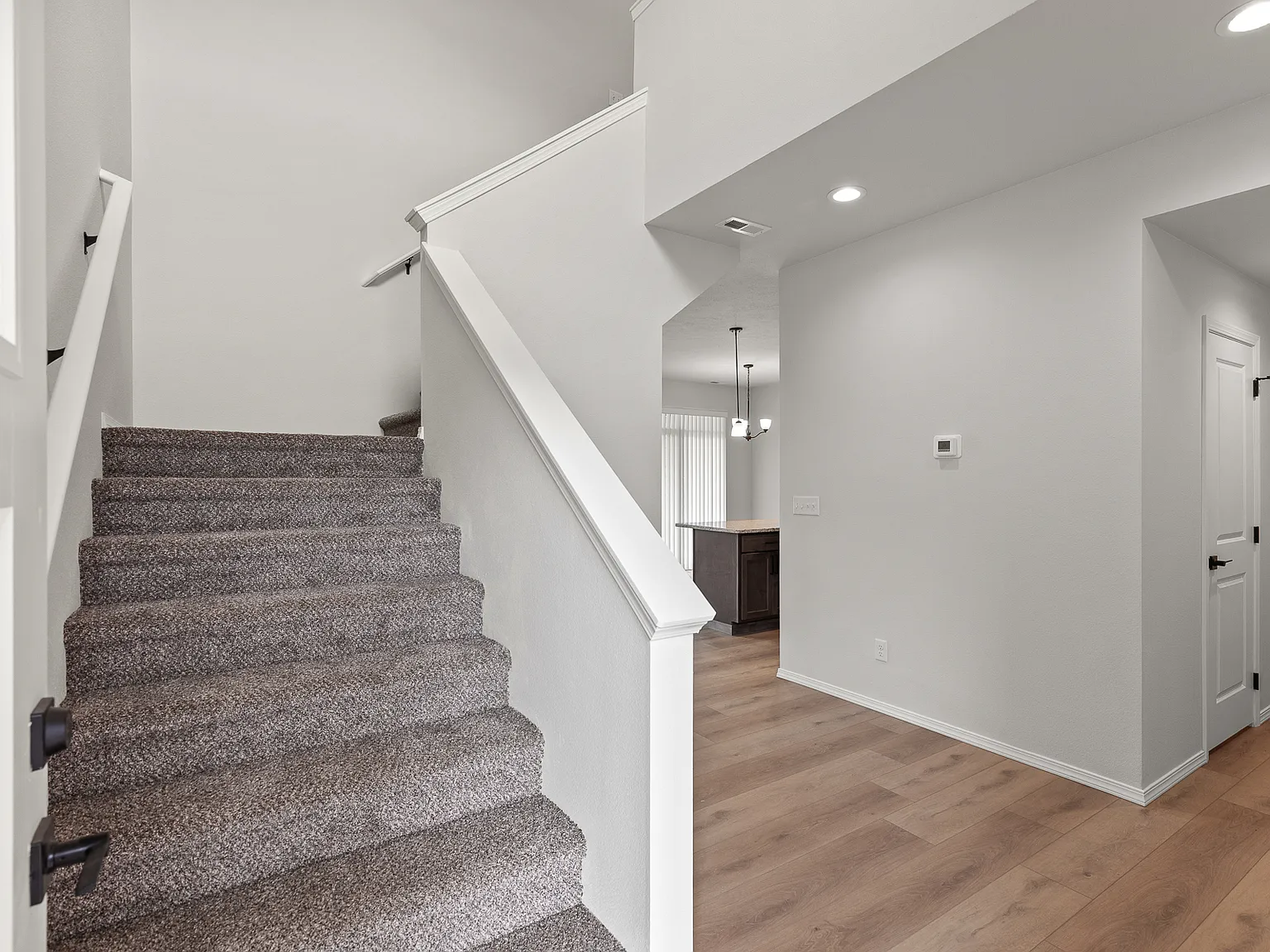 3 bed, 2.5 bath, 1440 sqft, $4,500 — Photo 2