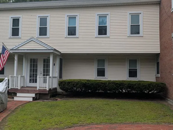 104 E Hartford Ave #B, Uxbridge, MA 01569