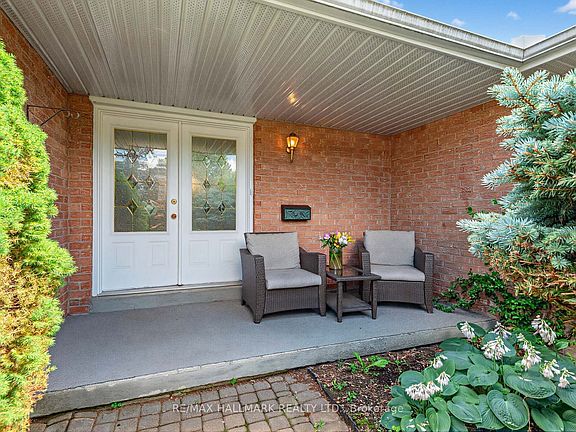 4th image of 185 Aurora Heights Dr