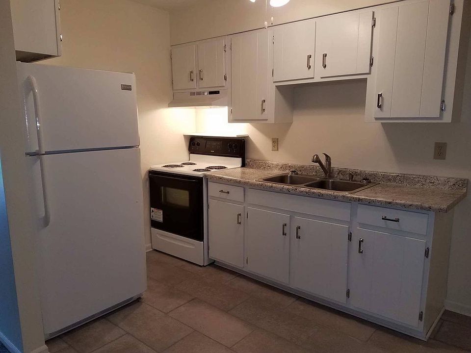 1st image of 3820 Sonny Ln APT 2