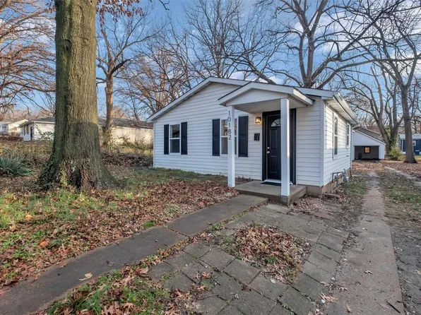 10182 Count Dr, Saint Louis, MO 63136