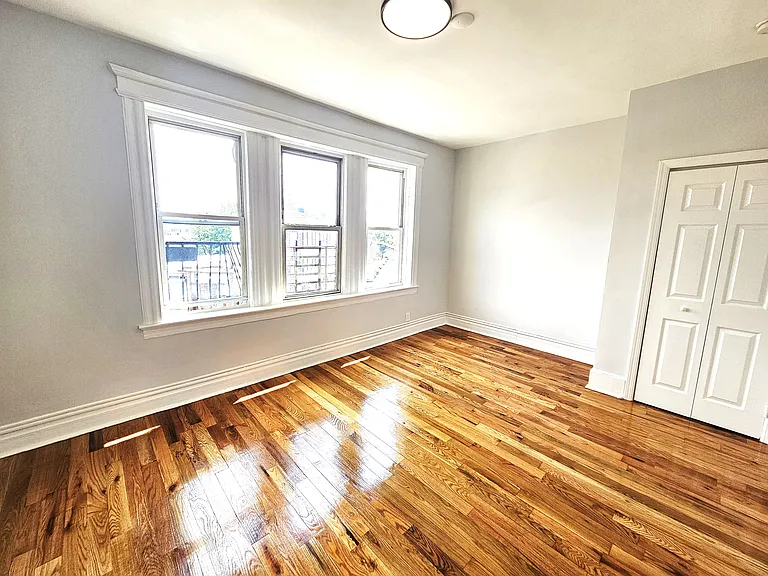 1422 Springfield Ave — Photo 6