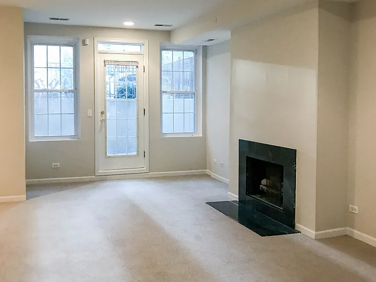 2736 N Wayne Ave #1 — Photo 6