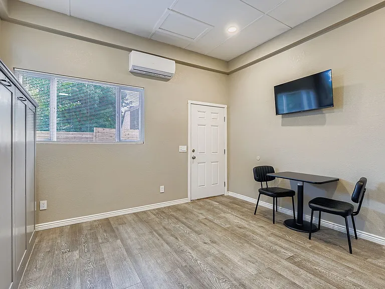 914 Alexander Rd #B — Photo 4