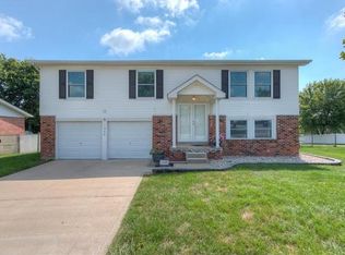 1344 Cinnamon Hills Dr, Saint Charles, MO